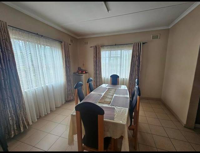 4 BEDROOM HOUSE FOR SALE IN RIET RIVER